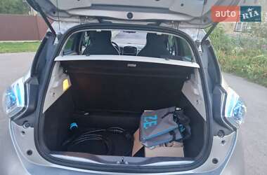 Хэтчбек Renault Zoe 2015 в 