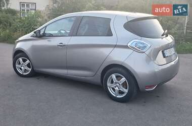 Хэтчбек Renault Zoe 2015 в 