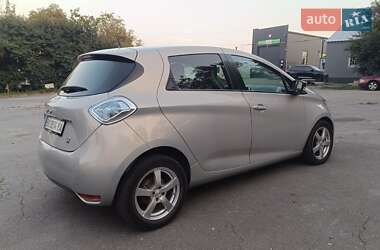 Хэтчбек Renault Zoe 2016 в 