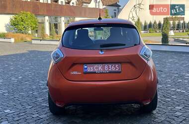Хэтчбек Renault Zoe 2016 в 