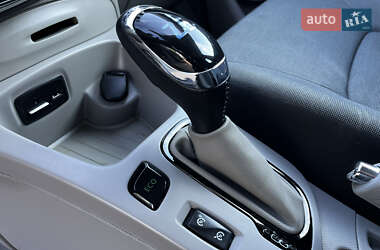 Хэтчбек Renault Zoe 2014 в 