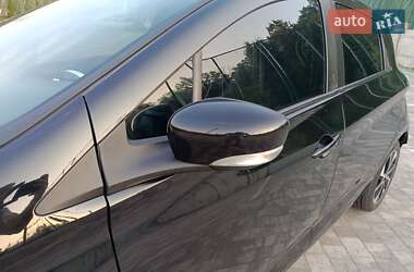 Хэтчбек Renault Zoe 2018 в 