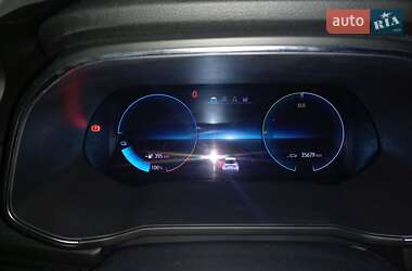 Хэтчбек Renault Zoe 2020 в 