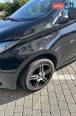 Хэтчбек Renault Zoe 2013 в 