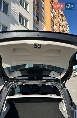 Хэтчбек Renault Zoe 2013 в 