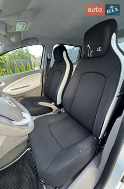 Хэтчбек Renault Zoe 2015 в 