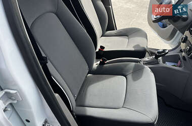 Хэтчбек Renault Zoe 2014 в 