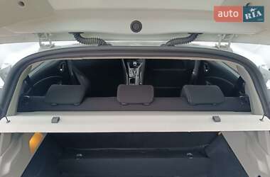 Хэтчбек Renault Zoe 2017 в 