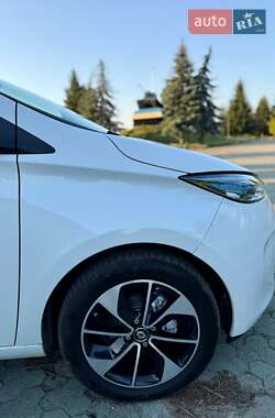 Хэтчбек Renault Zoe 2017 в 