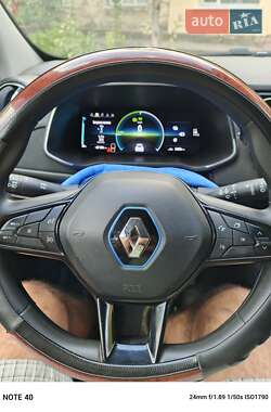 Хэтчбек Renault Zoe 2020 в 