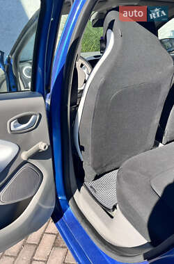 Хэтчбек Renault Zoe 2019 в 