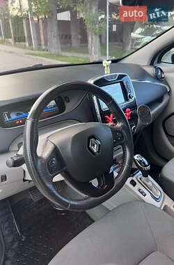 Хэтчбек Renault Zoe 2015 в 