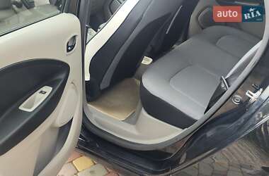 Хэтчбек Renault Zoe 2016 в 