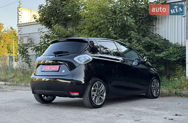 Хэтчбек Renault Zoe 2015 в 