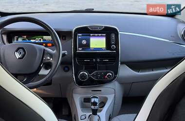 Хэтчбек Renault Zoe 2015 в 