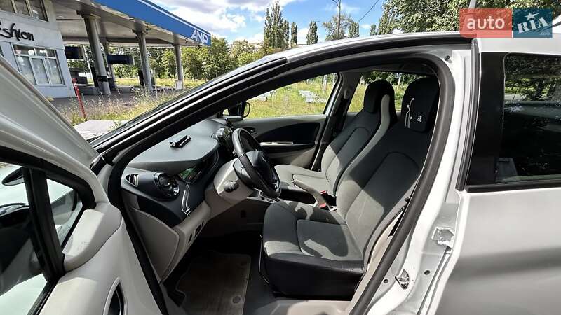 Хэтчбек Renault Zoe 2016 в Киеве фото 13 Хэтчбек Renault Zoe 2016 в Киеве