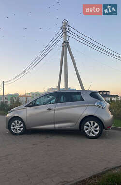 Хэтчбек Renault Zoe 2015 в 