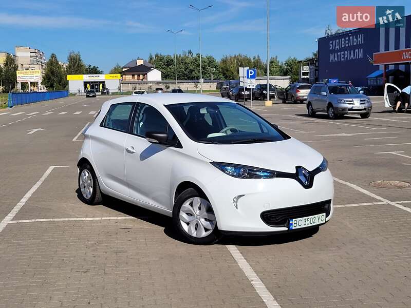 Хэтчбек Renault Zoe 2016 в 