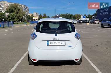 Хэтчбек Renault Zoe 2016 в 