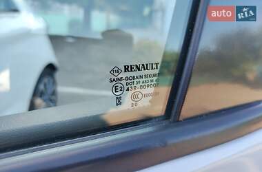 Хэтчбек Renault Zoe 2020 в 