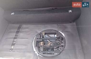 Хэтчбек Renault Zoe 2019 в 