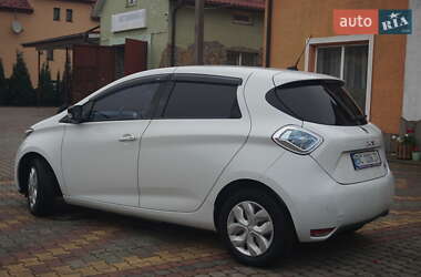 Хэтчбек Renault Zoe 2015 в 