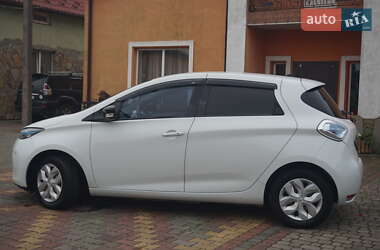Хэтчбек Renault Zoe 2015 в 