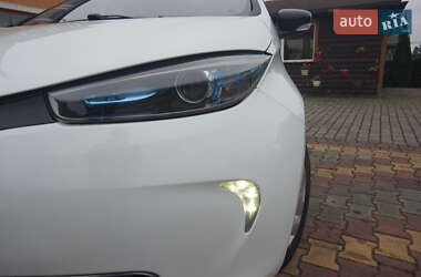 Хэтчбек Renault Zoe 2015 в 