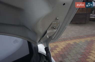 Хэтчбек Renault Zoe 2015 в 