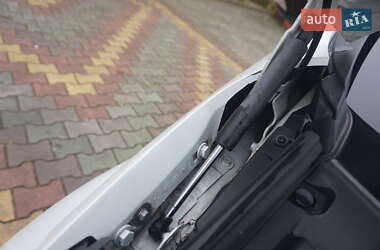 Хэтчбек Renault Zoe 2015 в 