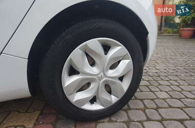 Хэтчбек Renault Zoe 2015 в 