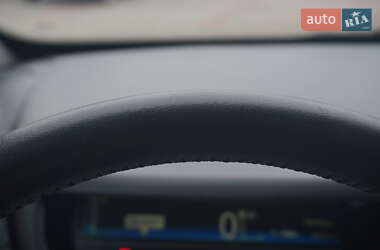 Хэтчбек Renault Zoe 2016 в 