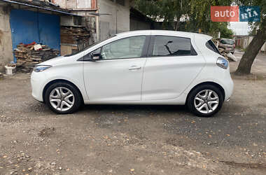 Хэтчбек Renault Zoe 2019 в 