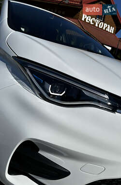 Хэтчбек Renault Zoe 2022 в 
