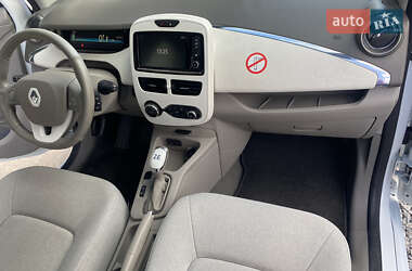 Хэтчбек Renault Zoe 2017 в 