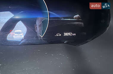 Хэтчбек Renault Zoe 2021 в 