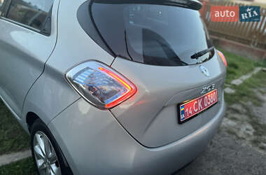 Хэтчбек Renault Zoe 2015 в 