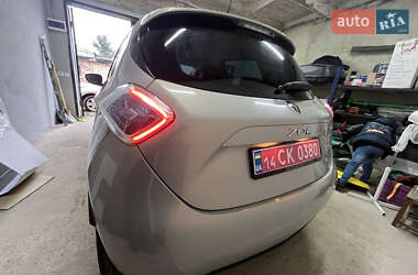 Хэтчбек Renault Zoe 2015 в 