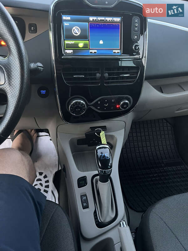 Хэтчбек Renault Zoe 2015 в Львове