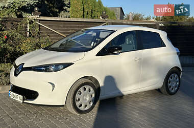 Хэтчбек Renault Zoe 2015 в 