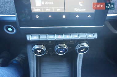 Хэтчбек Renault Zoe 2021 в 