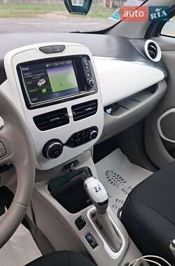 Хэтчбек Renault Zoe 2015 в 
