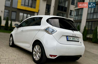Хэтчбек Renault Zoe 2016 в 