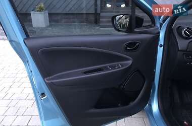Хэтчбек Renault Zoe 2020 в 