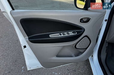 Хэтчбек Renault Zoe 2014 в 