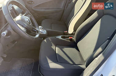 Хэтчбек Renault Zoe 2020 в 