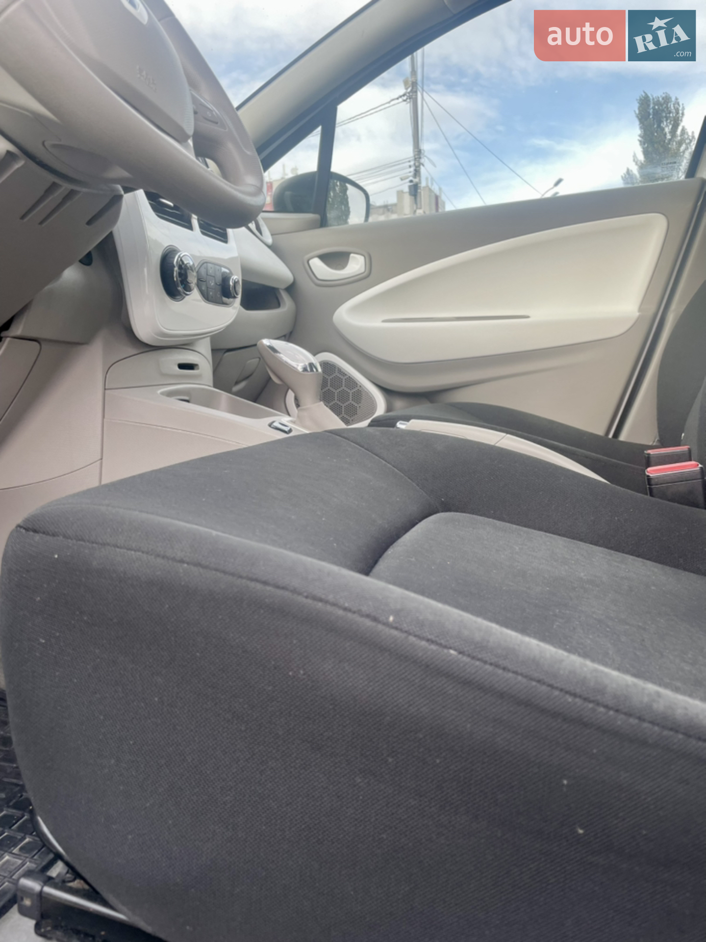 2019 Renault ZOE - мініатюра 19