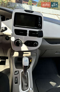 Хэтчбек Renault Zoe 2014 в 