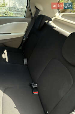 Хэтчбек Renault Zoe 2014 в 
