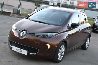 Хэтчбек Renault Zoe 2015 в 